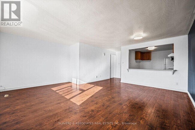 Building Photo - 900a Wilson Ave