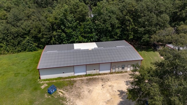 Building Photo - 26605 E River Rd