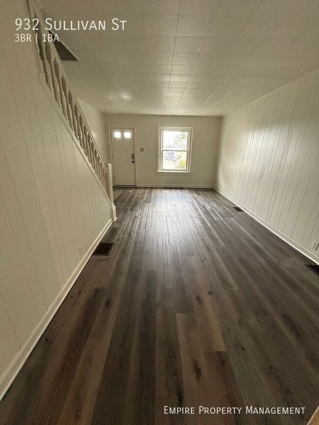 Building Photo - 932 Sullivan St