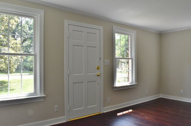 Foto del edificio - 3 BR, 2 BA West End Rancher