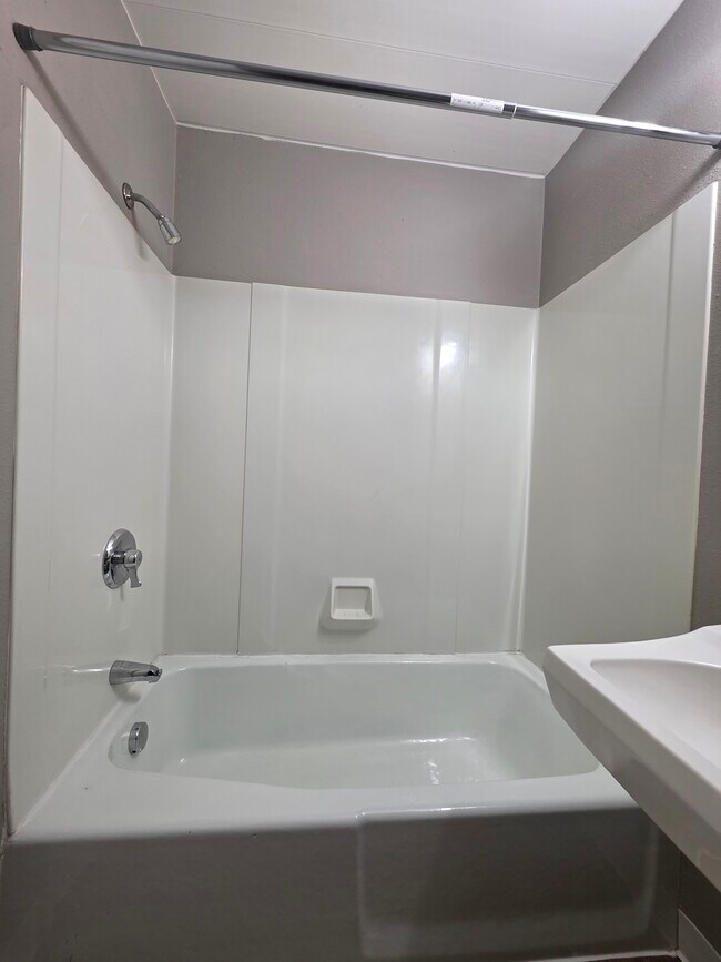 Foto del edificio - Liberty Lights Apartments E