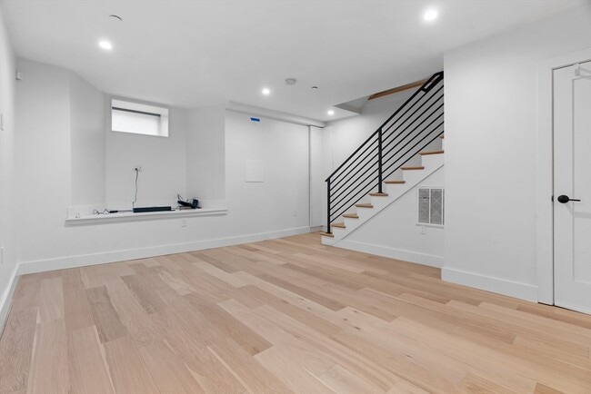 Building Photo - 144 Trenton St