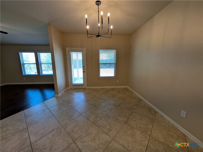 Foto del edificio - 1337 Lauren St