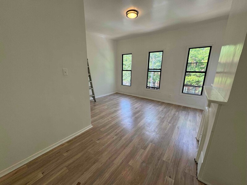 860 Herkimer St, Brooklyn, NY 11233 Room for Rent in Brooklyn, NY
