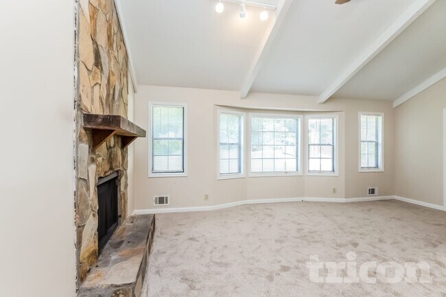 Foto del edificio - 5237 Westhill Dr NW