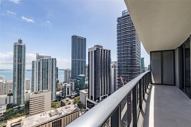 Foto del edificio - 45 SW 9th St