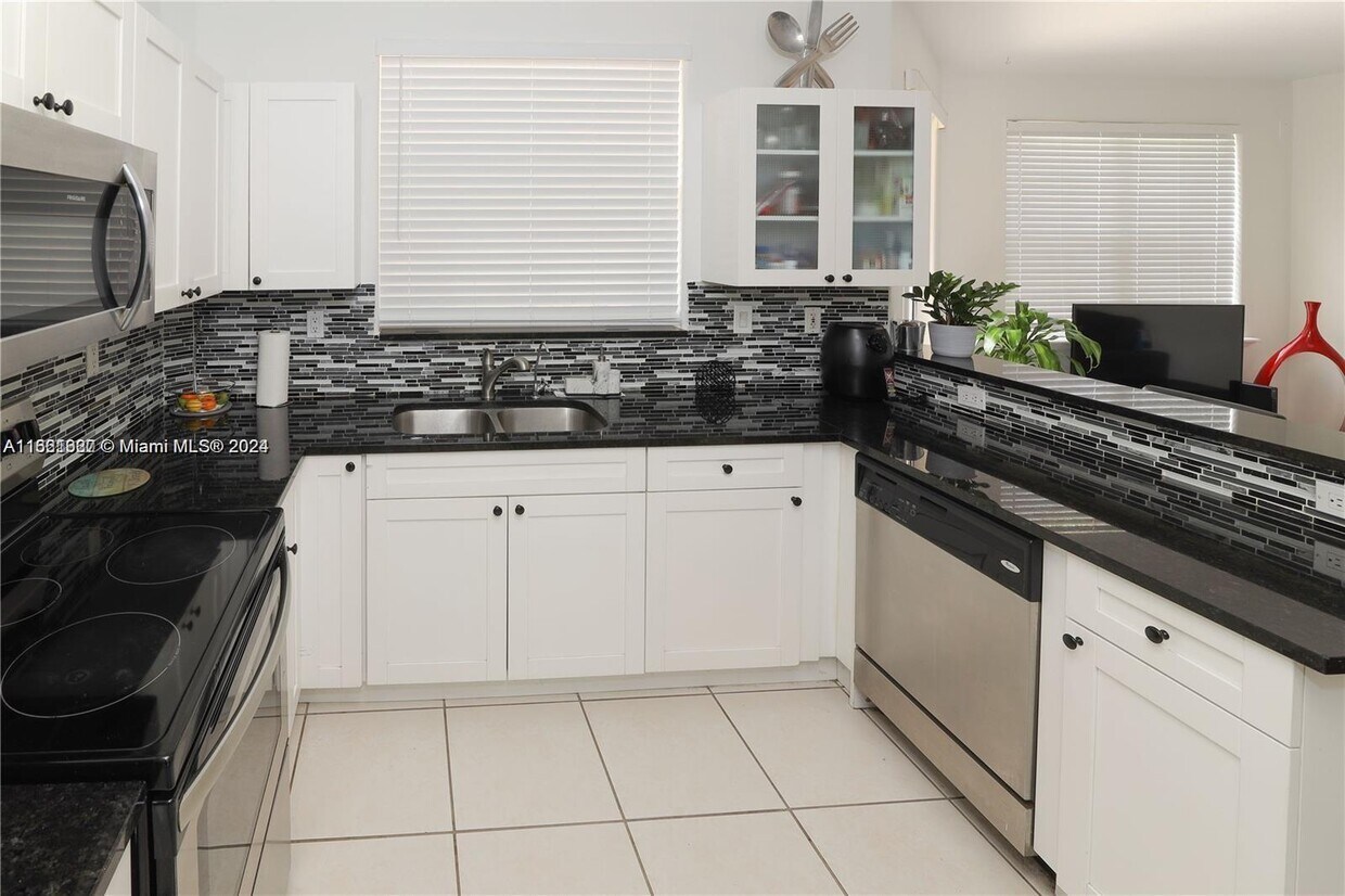 Primary Photo - 4866 NW 108th Psge