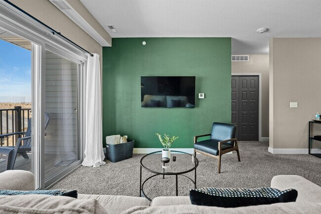 Building Photo - 8350 Cascade Ave