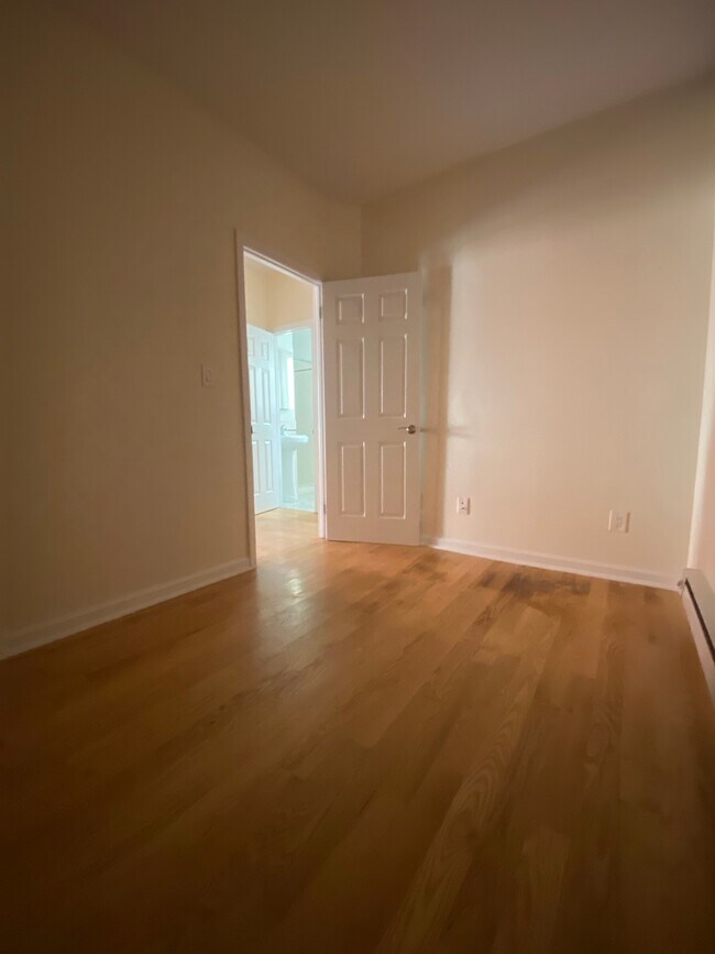 BEDROOM - 273 Mott St