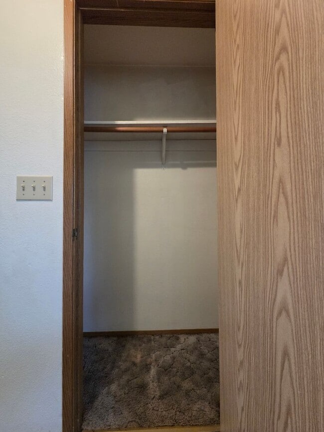 Foto del edificio - Spacious home with fully fenced yard!