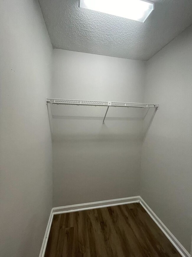 Building Photo - 400 Eastdale Rd S Apt C Montgomery, AL 361...