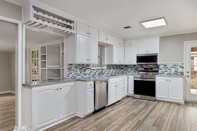 Foto del edificio - 2714 Doles Pl