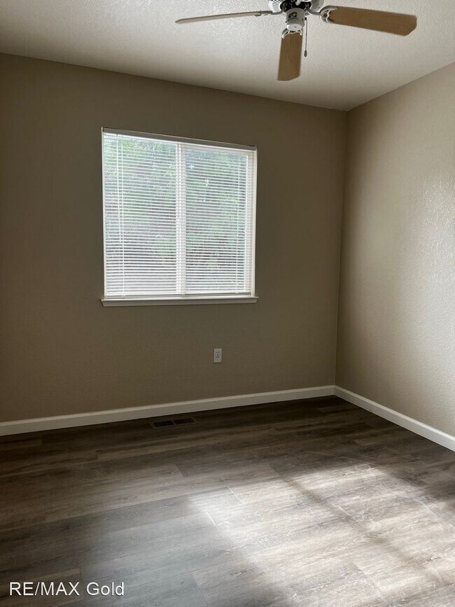 Foto del edificio - 3 br, 2 bath House - 5743 Cinnamon Court