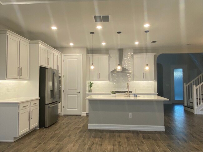Building Photo - 4760 San Martino Dr