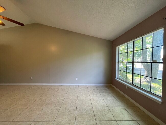 Building Photo - 298 Lovell Ln