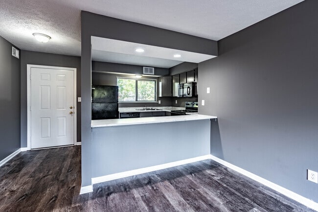 Building Photo - The Villas of Pine Valley