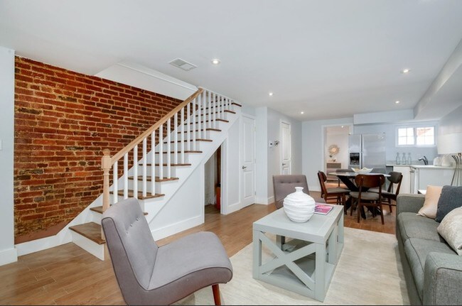 Foto del edificio - 1110 Park Rd NW