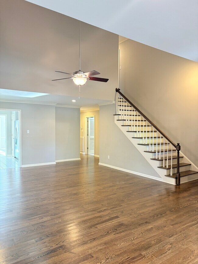 Foto del edificio - 747 Steeplechase Way