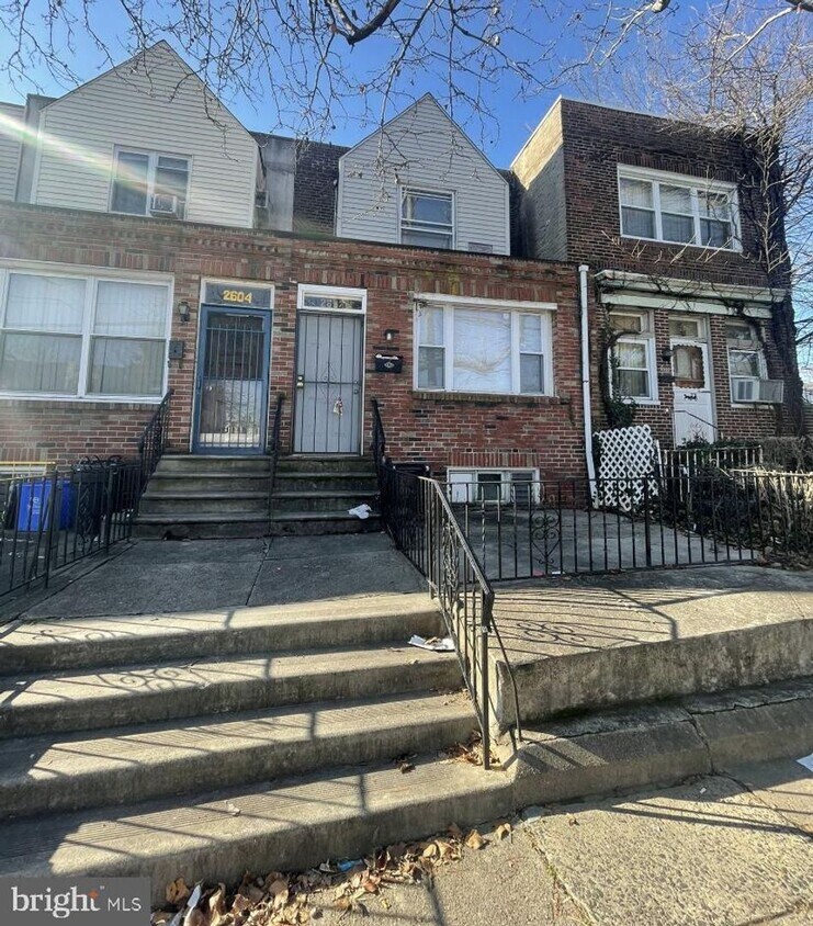 Primary Photo - 3 Bedroom Home Available Now