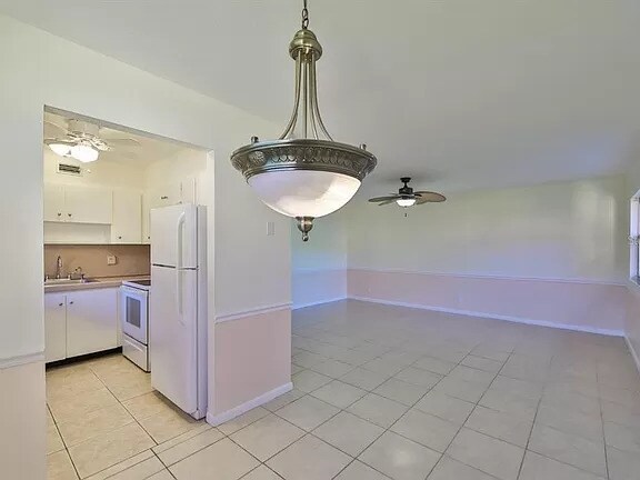 Building Photo - 202 Bedford Trl