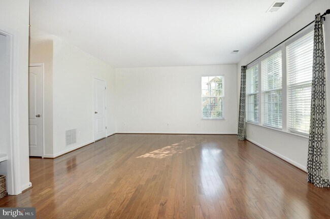 Building Photo - 43717 Gold Hill Square