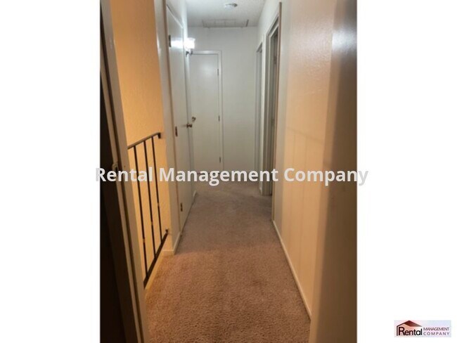 Foto del edificio - Back on market! New flooring/paint.  Move in special-$2500