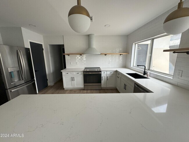 Foto del edificio - 4837 E Pershing Ave