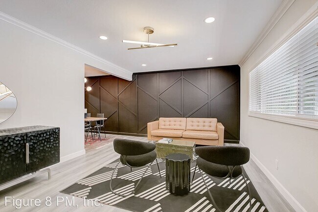 Building Photo - 4 br, 2.5 bath House - 610 Chesham Ave,