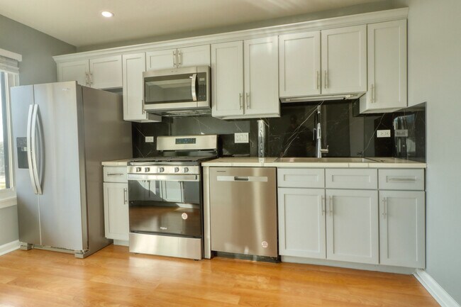 Foto del edificio - 962 Glouchester Cir