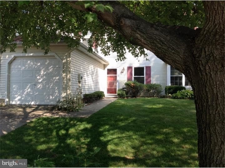 Primary Photo - 44 Country Ln