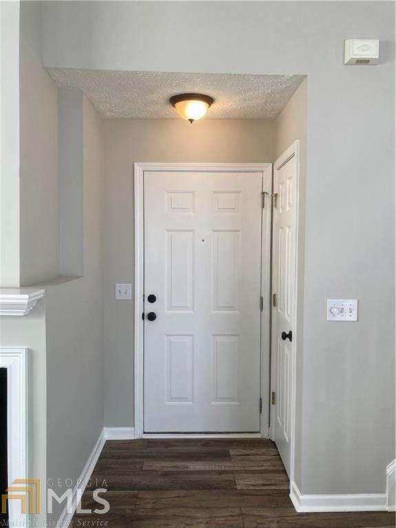 Foto del edificio - 190 Windcroft Ct NW