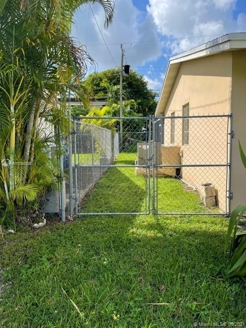 Building Photo - 8240 SW 47th Terrace