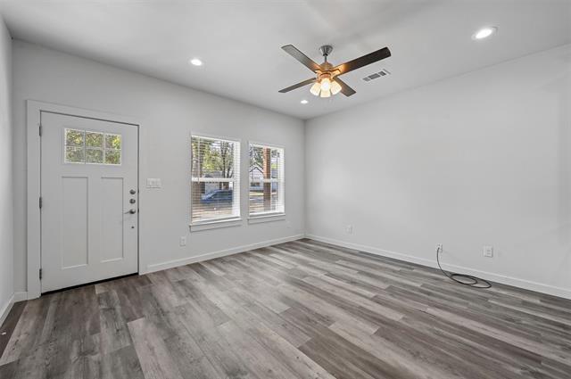 Building Photo - 208 D St