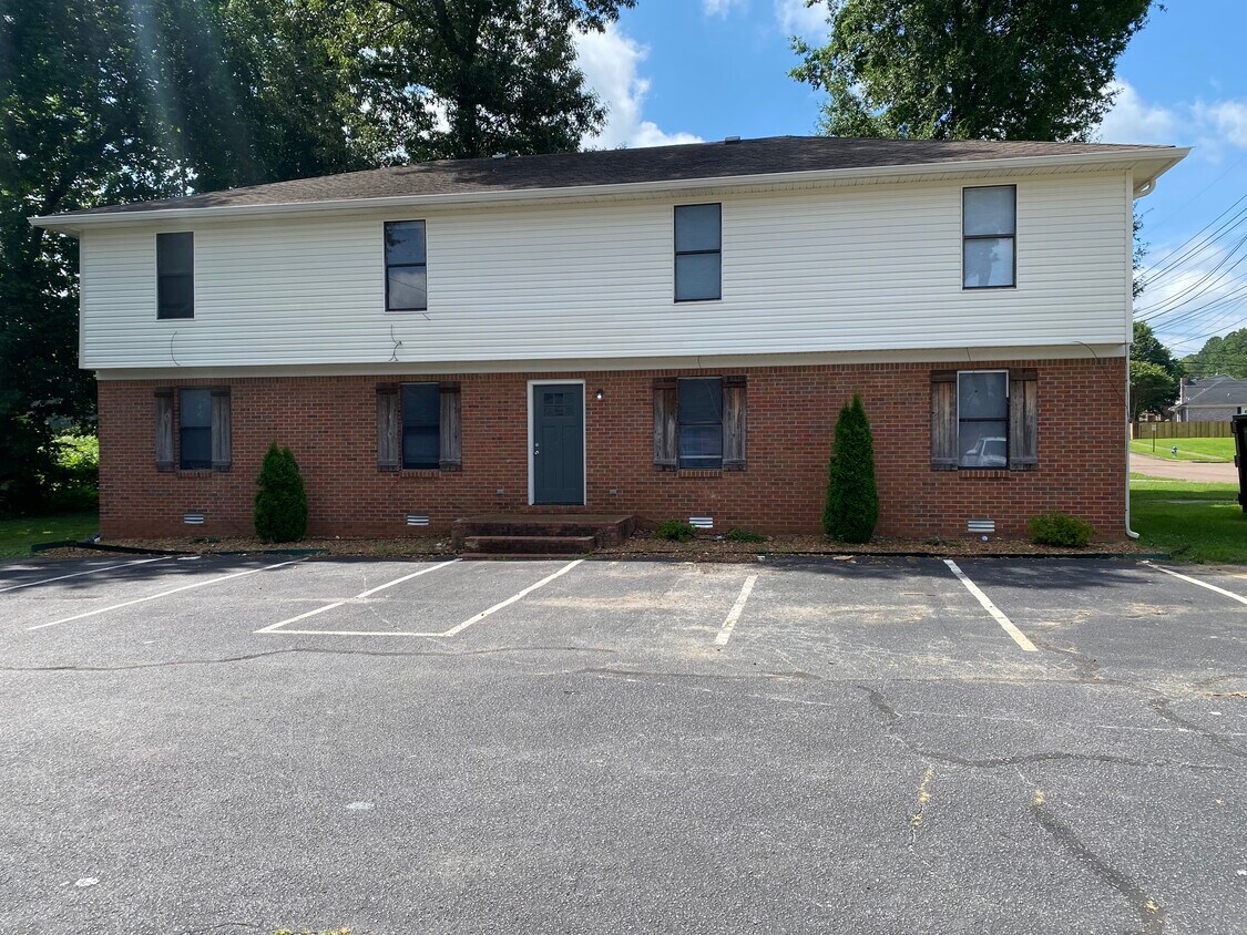 275 Tinker Hill Cv Unit B, Jackson, TN 38305 Apartments in Jackson