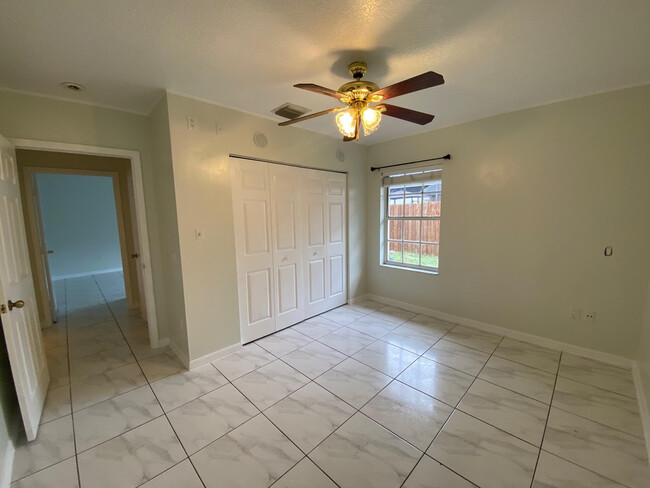 Foto del edificio - 14041 Wellington Trace