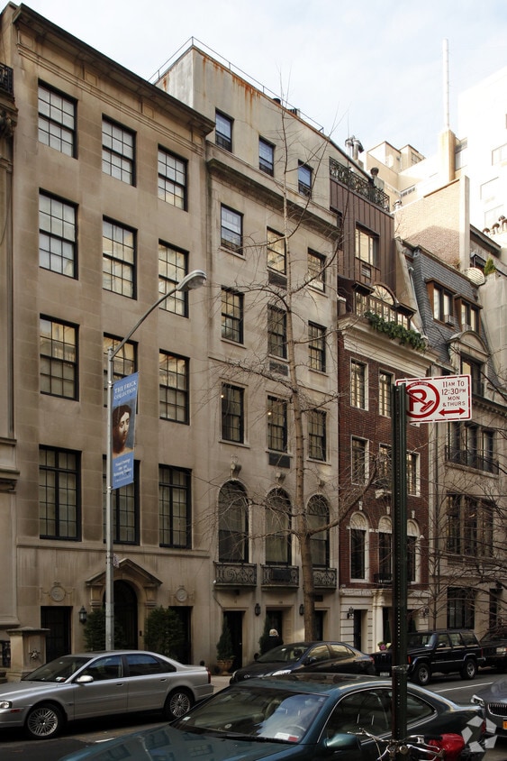 Building Photo - 14 E 68th St