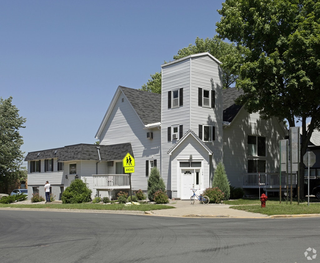 305 Angel St NW, Watertown, MN 55388 Apartments in Watertown, MN