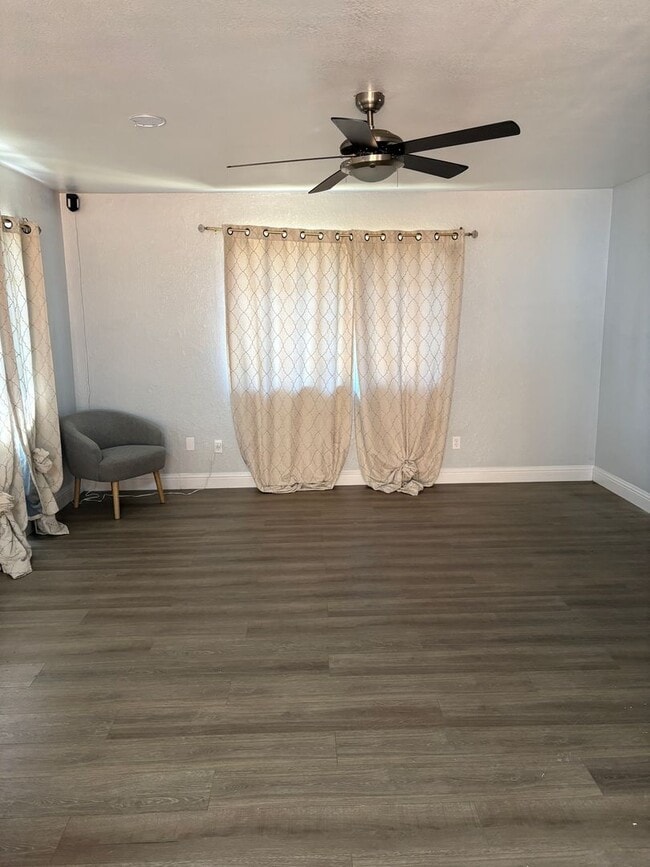 Foto del edificio - 4 bedroom 2 bath home in Livingston Ca