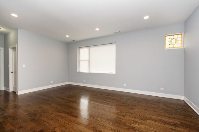 Foto del edificio - 2645 N Washtenaw Ave