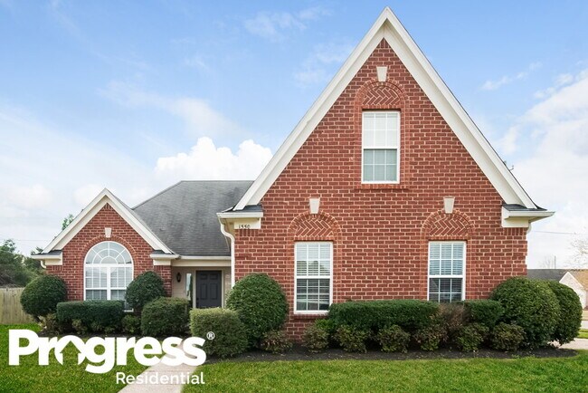 Building Photo - 1550 Far Dr
