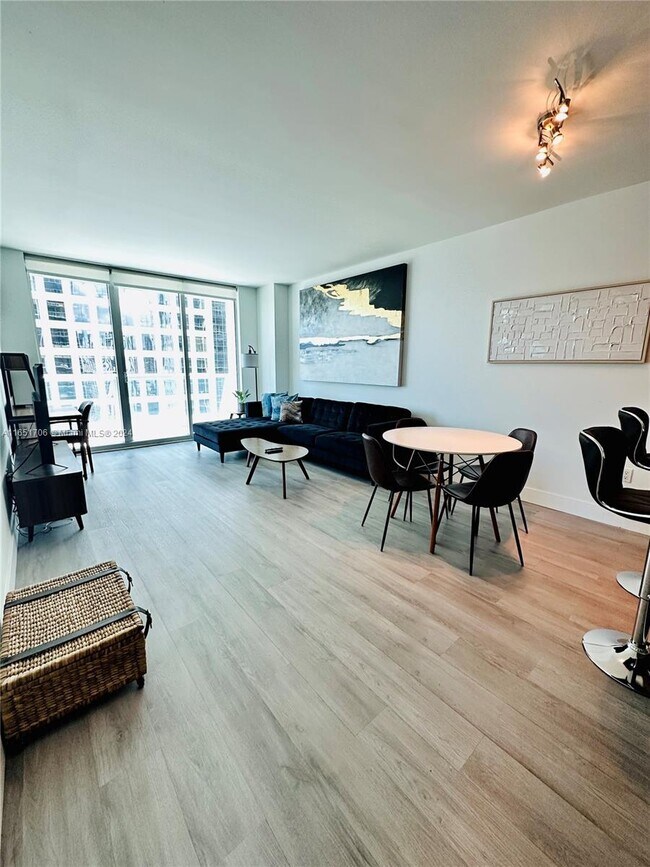 Building Photo - 500 Brickell Ave
