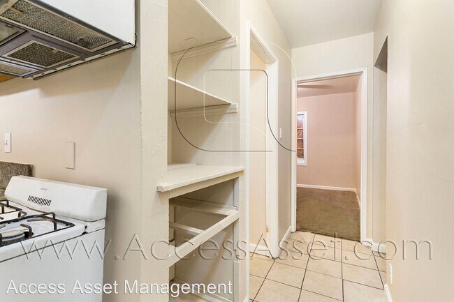 Building Photo - 2 br, 1 bath House - 741 W Brockton Ave