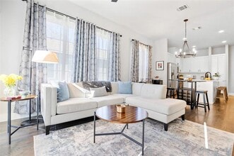 Building Photo - 312 N Henderson Ave