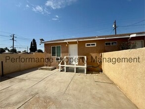 Building Photo - 720 Woodrow Ave