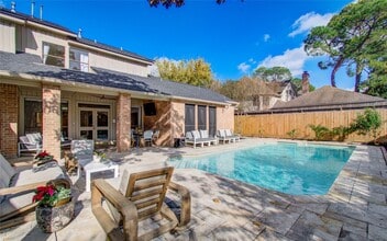 Building Photo - 15835 N Barkers Landing Rd