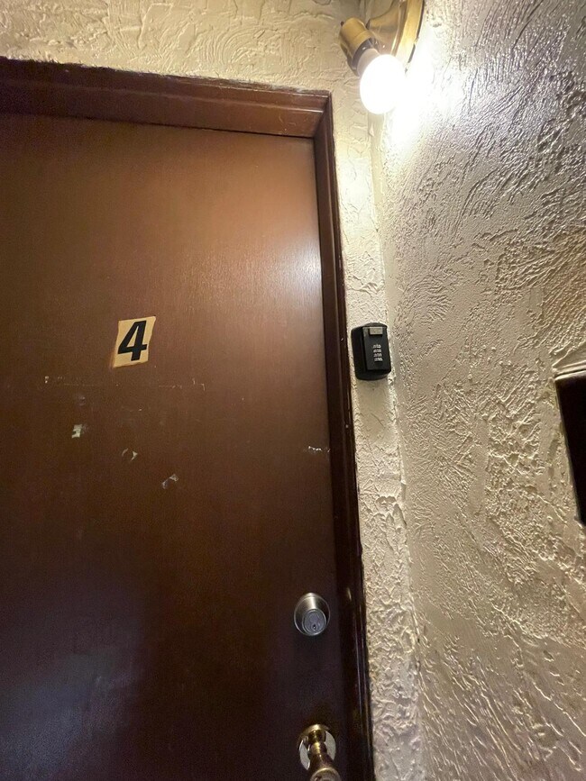 Foto del edificio - 5837 Nicholson St