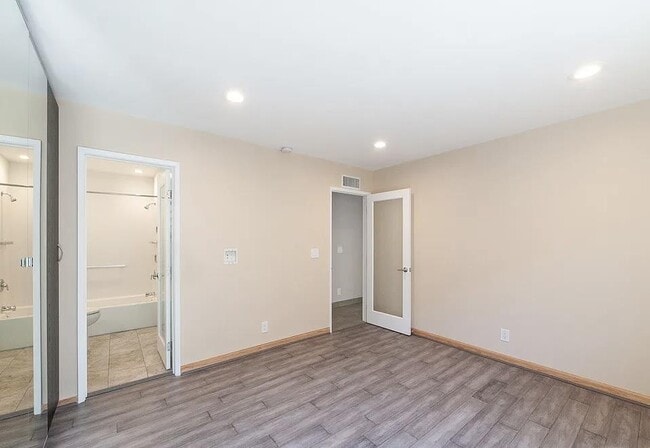 Foto del edificio - 4927 Indian Wood Rd