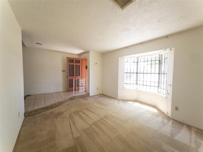 Building Photo - 4306 Rosebud Dr