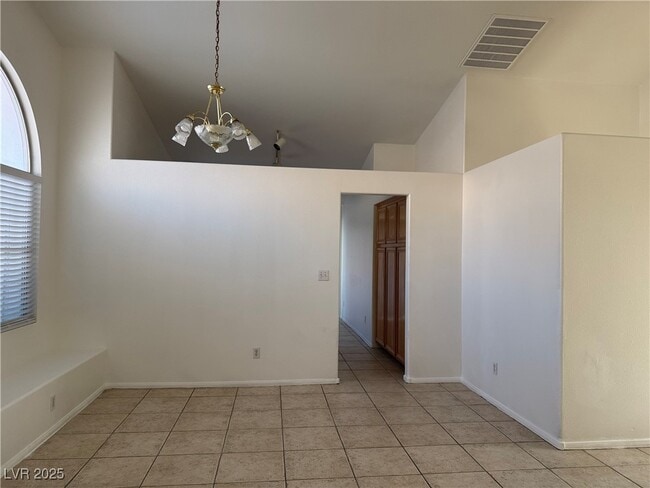 Building Photo - 8411 W Rochelle Ave