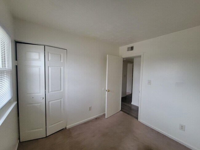 Foto del edificio - 3962 Northampton Dr